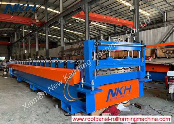 kopen Op maat gemaakte dakpaneel rollen vormmachine met het ontwerp als uw vereiste online manufacture