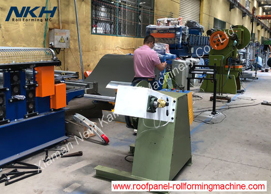 kopen Lichte die Staalrol aan Stempel & Terugdeinzende Productielijn 1.0x100mm wordt gesneden van de Lengtemachine online manufacture