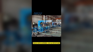 Rolvormmachine met stapelaar Palletiseermachines werken gecoördineerd – werk samen, werk met gemak!